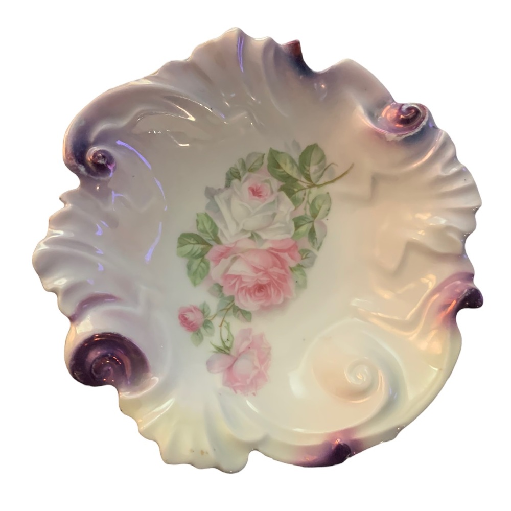 Porcelain Trinket Dish by German artist Johann Seltmann (JSV)
